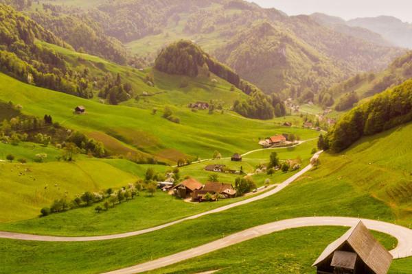 Une mutuelle santÃ© pensÃ©e pour les **frontaliers suisses et leurs employeurs**